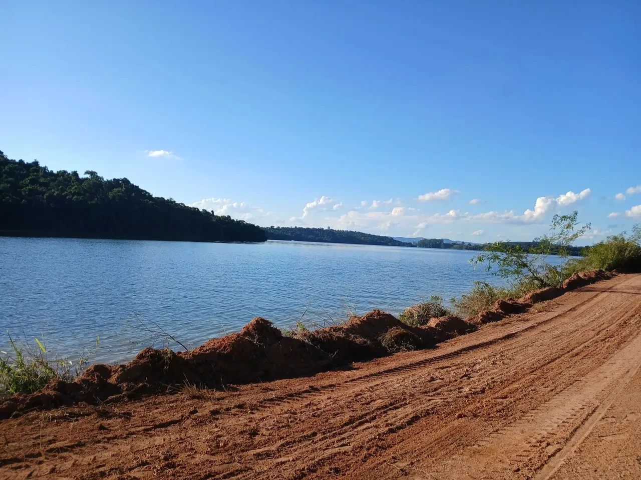 lindo terreno na represa