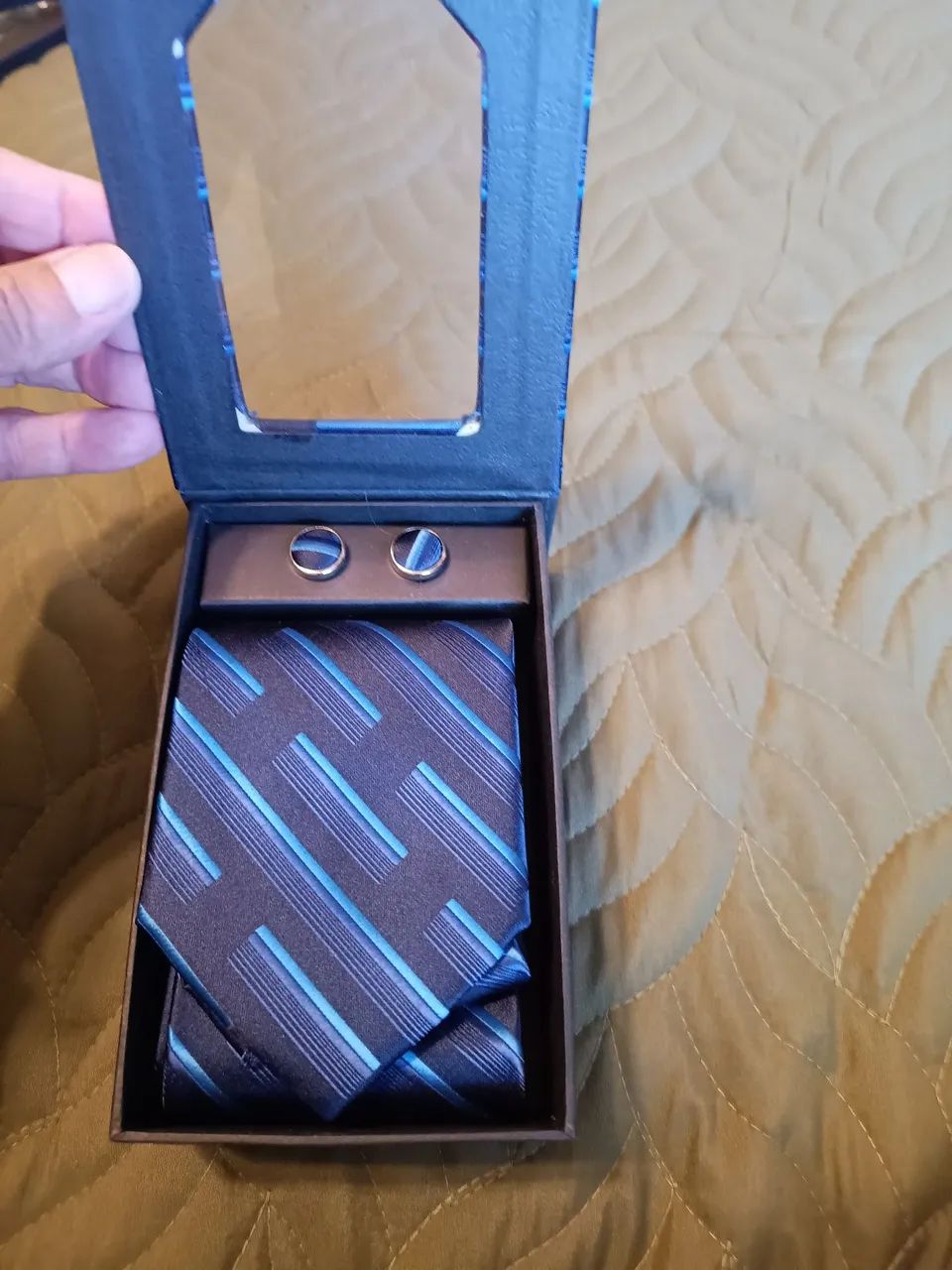 Conjunto de Gravata, Abotoadura e Lenço 