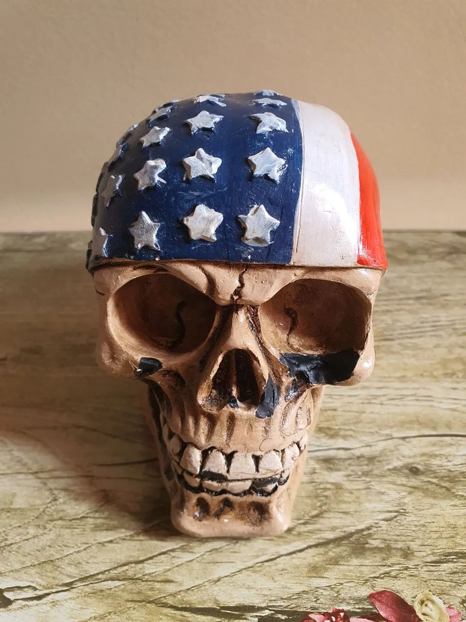 CAVEIRA AMERICANA EM RESINA
