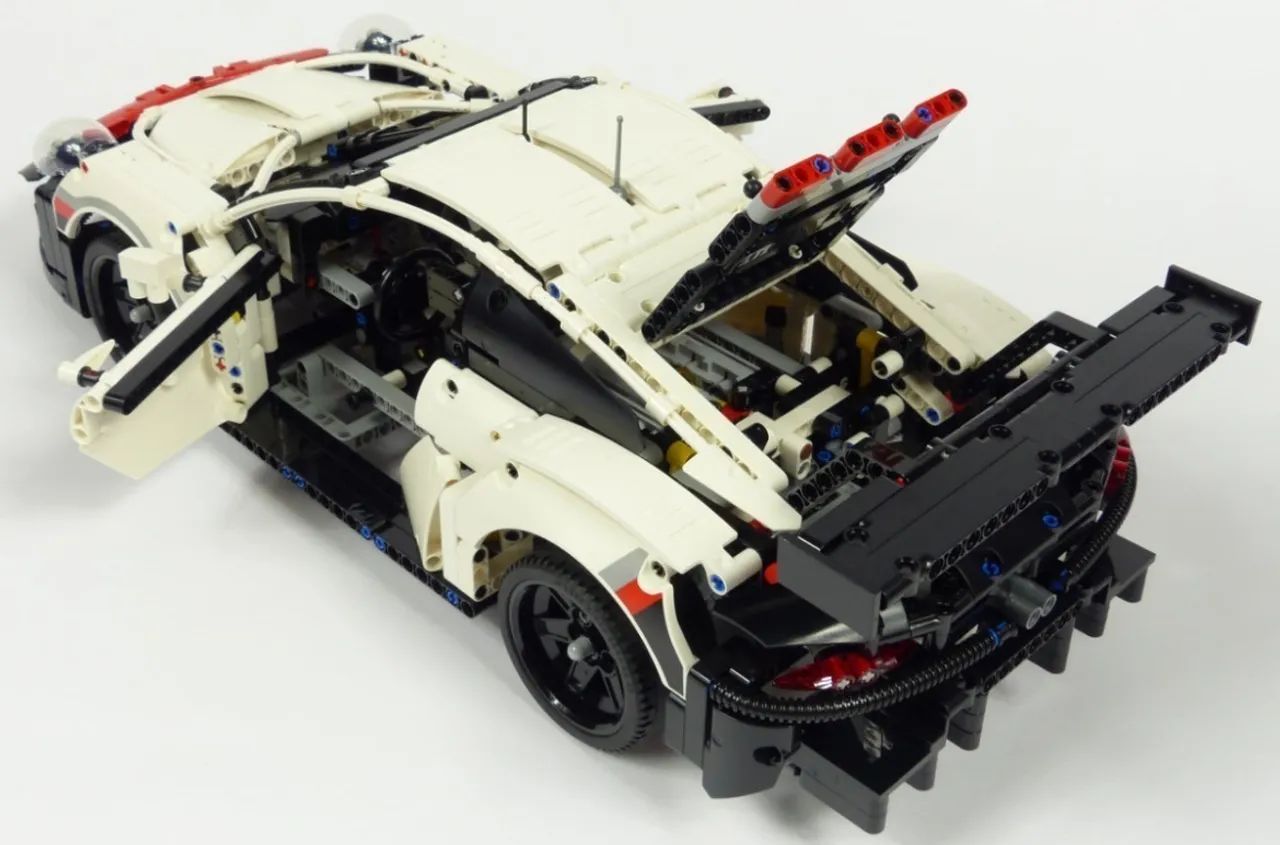 Blocos de montar LegoTechnic porshe 911 RS  1580 peças - Foto 3