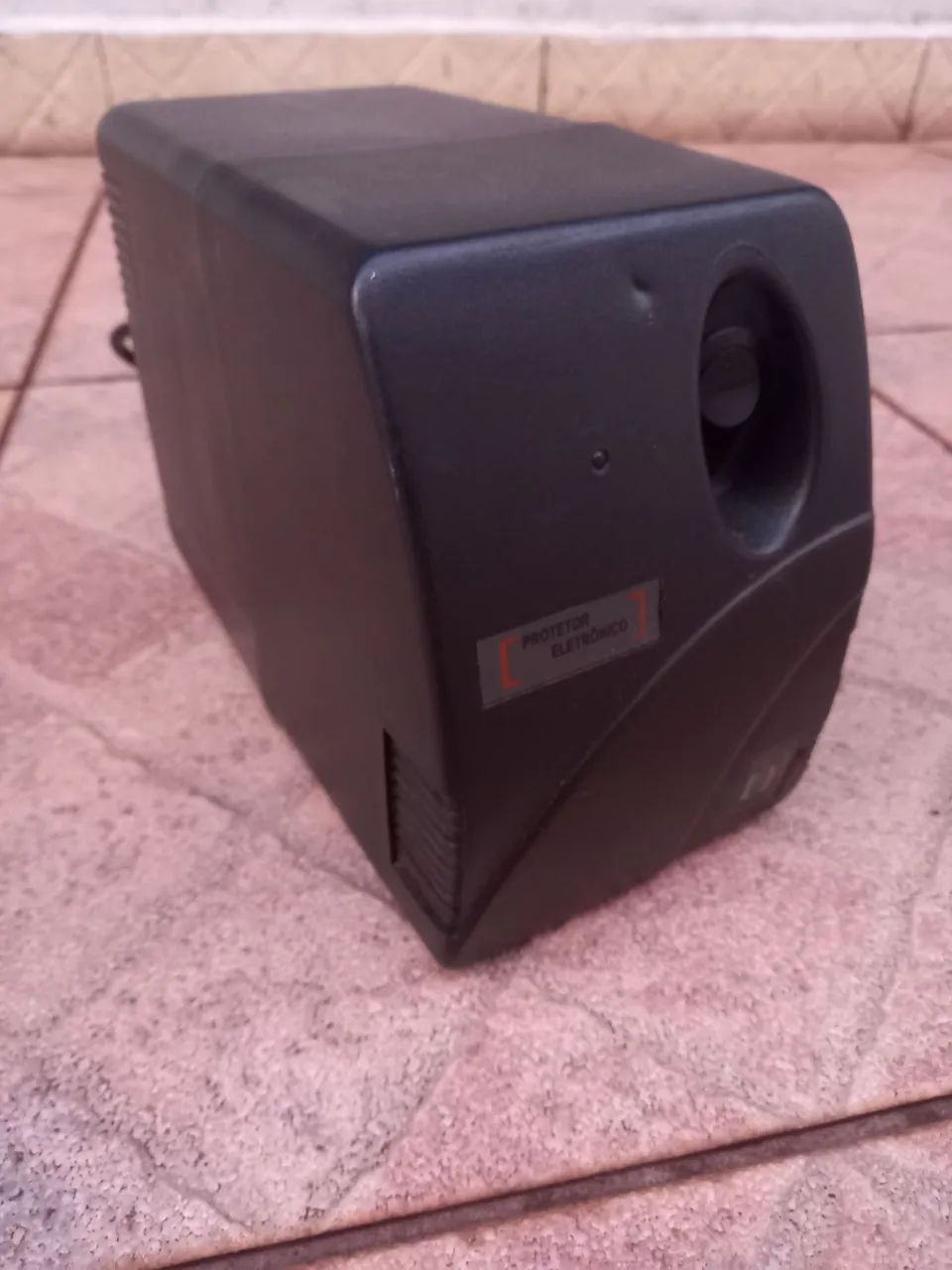 Estabilizador para PC 127V - Foto 3