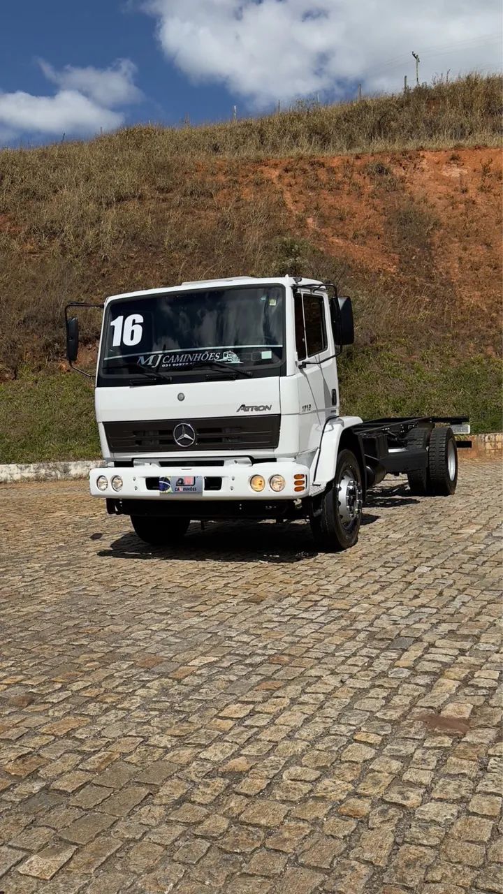 CAMINHÃO MB ATRON 1719 UNICO DONO 2016