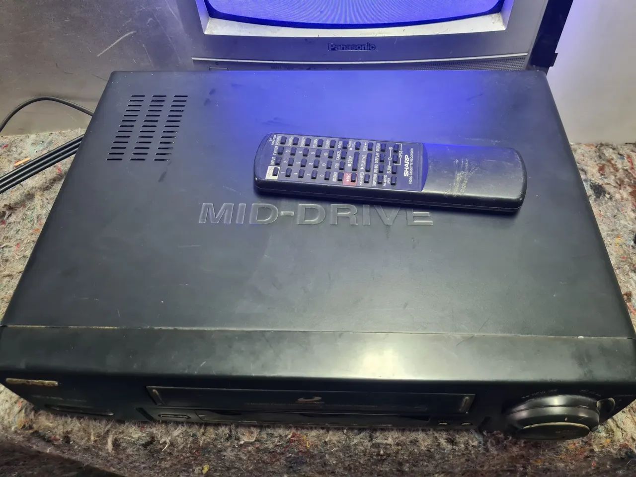 Video Cassete SHARP VC 1694 VIS HIQ 4 HEAD  Com Controle Remo - Foto 4