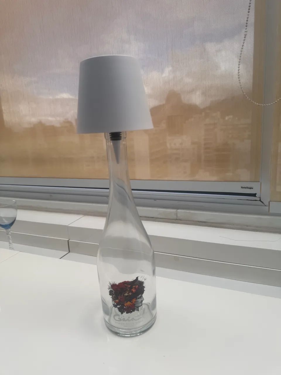 Abajur de led e garrafa - Foto 2