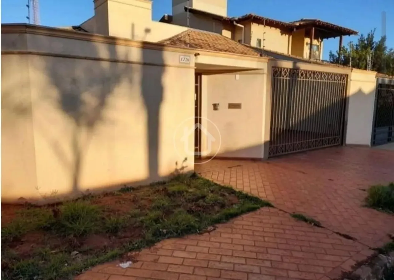 CASA AMPLA NO CARANDA BOSQUE
