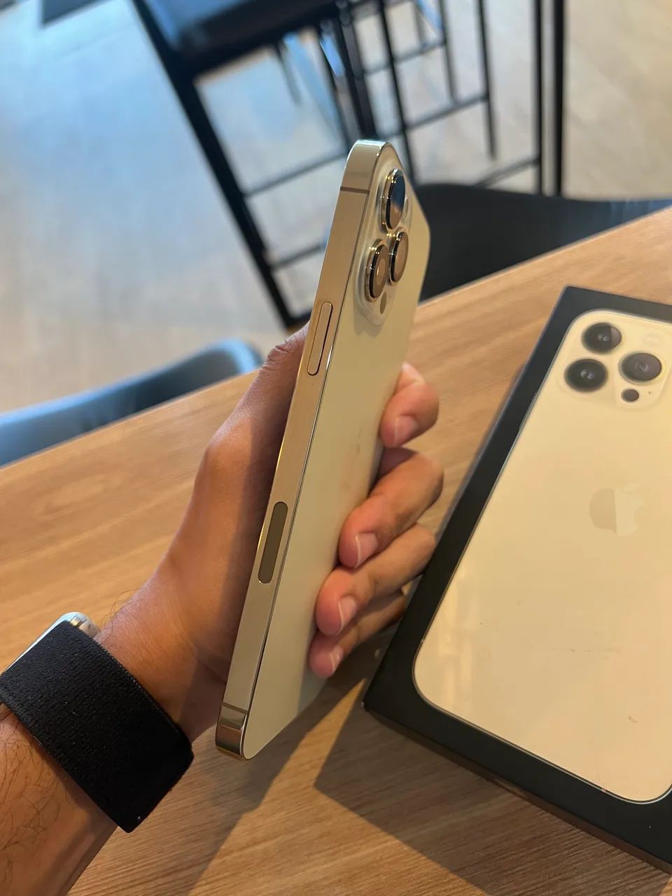 iPhone 13 Pro Max 256GB Dourado - Celulares e Smartphones