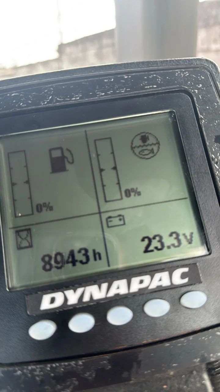 Rolo compactador Dynapac CC424 HF 2011 revisado - Foto 6