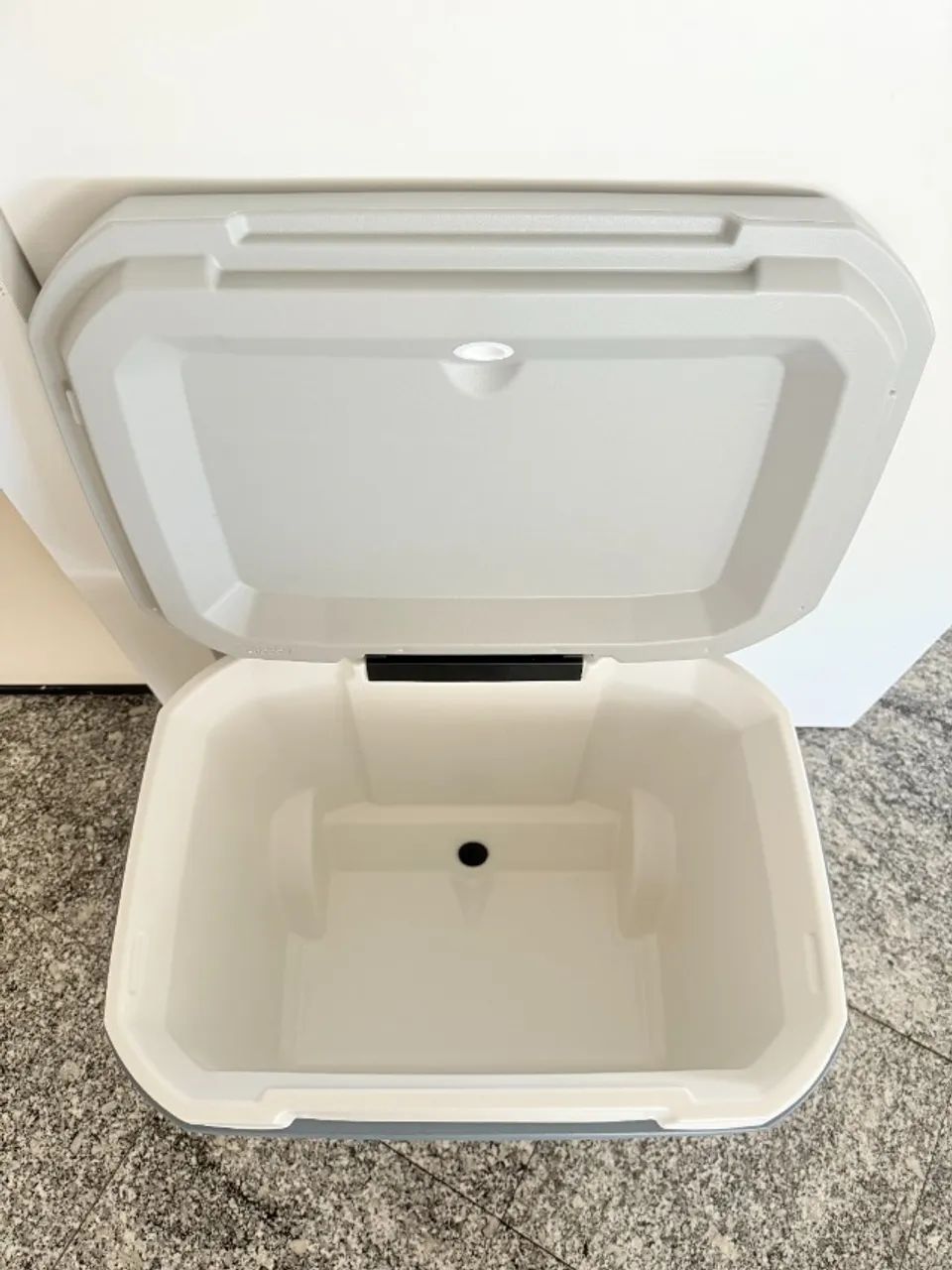 Cooler Coleman 56 litros c/ rodinhas Novo em Perfeito Estado - Foto 5