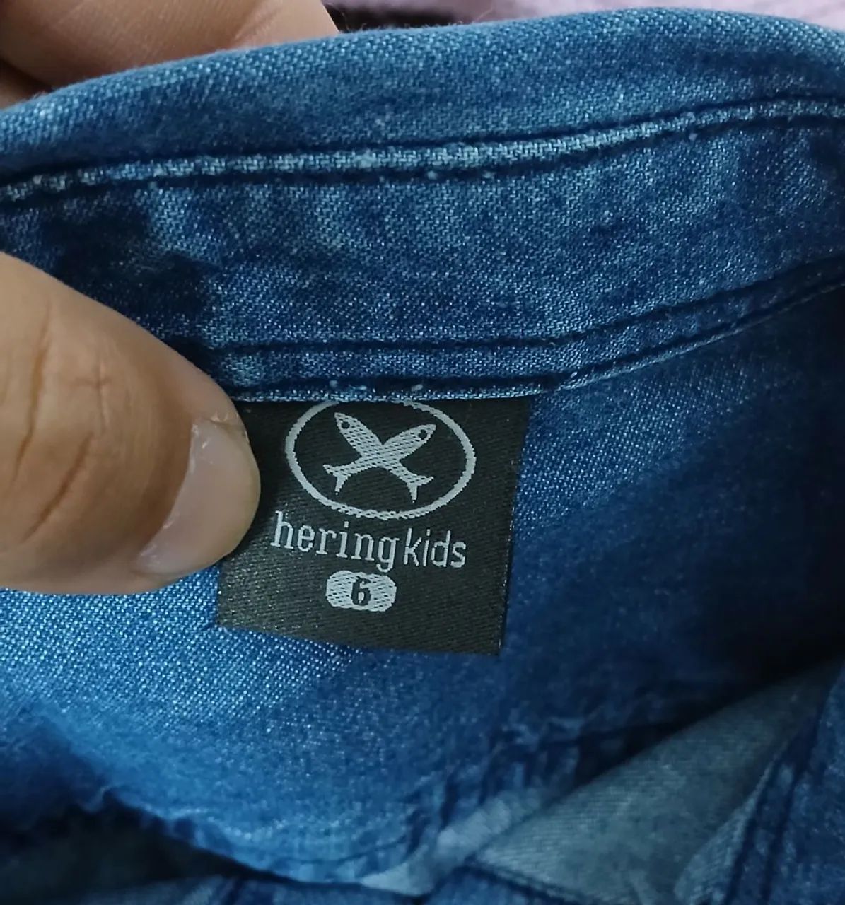 Kit Camisa Jeans Hering e Camisa Vermelha Infantil Tamanho 6<br><br> - Foto 4