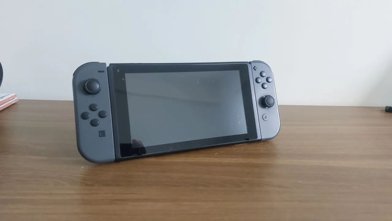 Nintendo Switch (HAC-001) - Consoles de Vídeo Game - Asa Norte