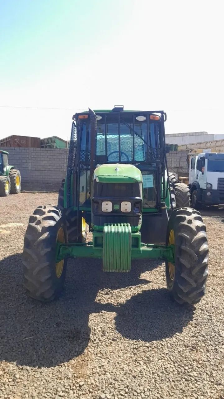 Trator Jhon Deere 6100