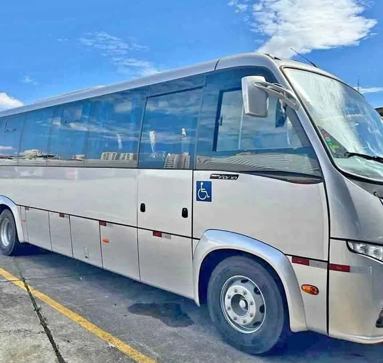 Ônibus Executivo com Acessibilidade