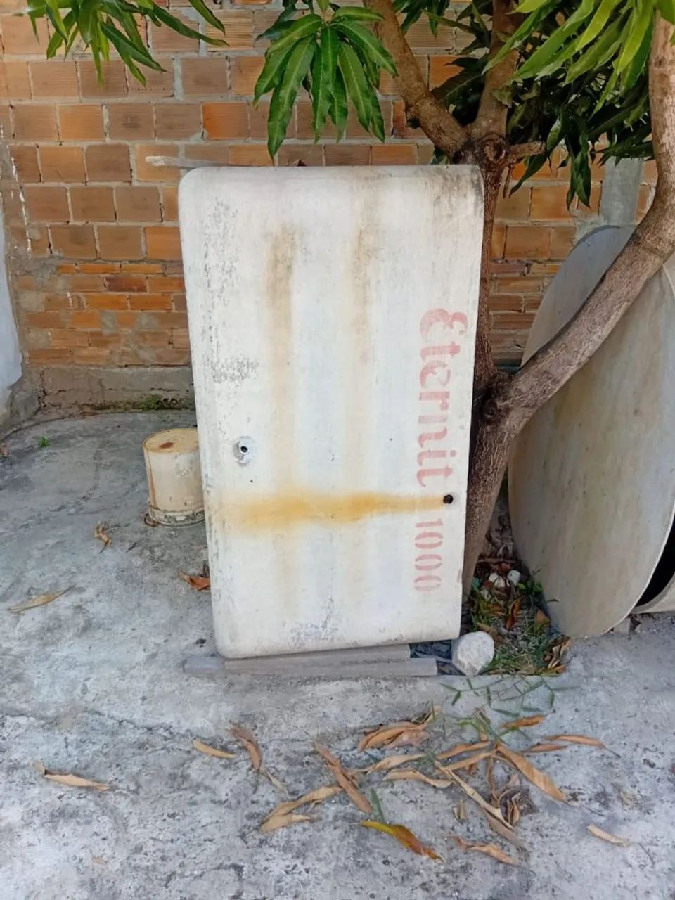 2 caixas d'água Eternit 1000l