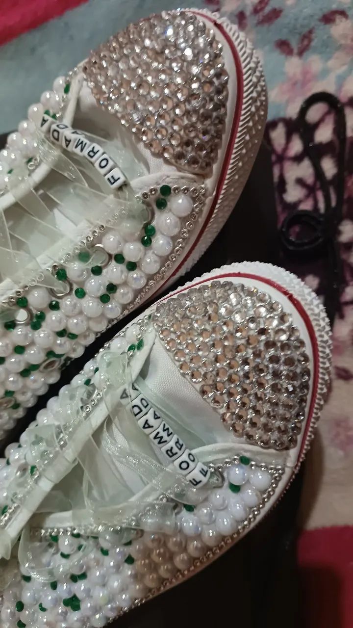 Stylish Sneakers64840774097409122