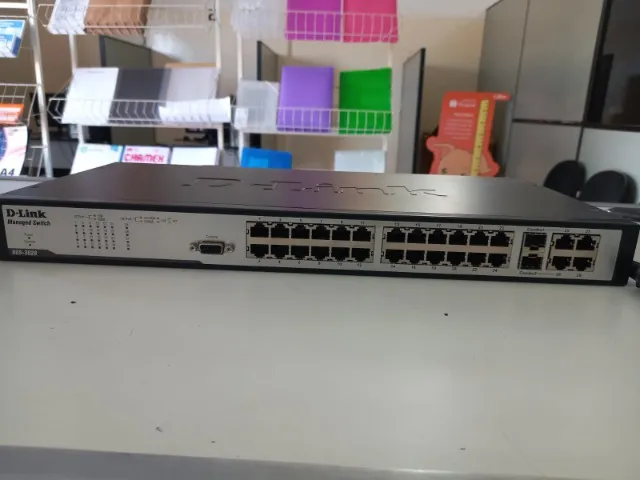 Switch Fast D-link Des-3028 24 Portas 10/100 +4 Giga +2 Sfp