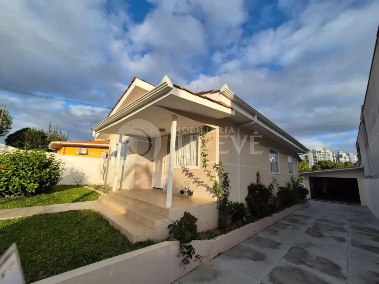 IMOBILIARIA JUVEVÊ ALUGA CASA RESIDENCIAL MOSSUNGUE PRX PARQUE BARIGUI RIMATUR PARK SHOPPI