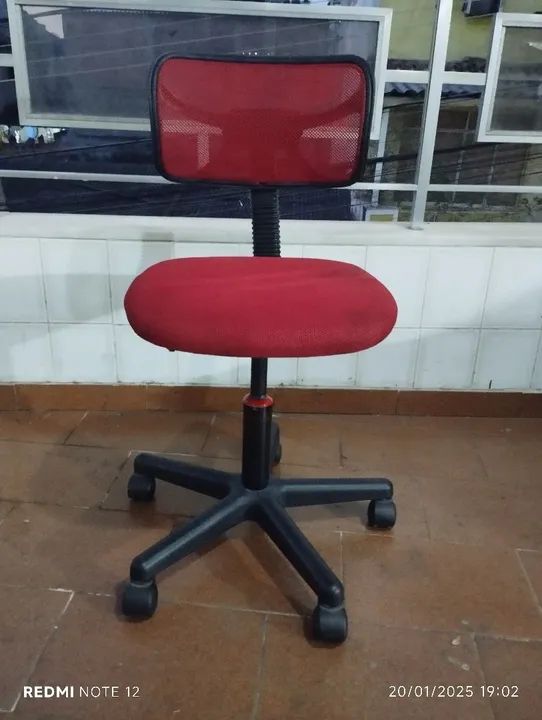 Cadeira de Escritório Giratória Vermelha - Foto 2