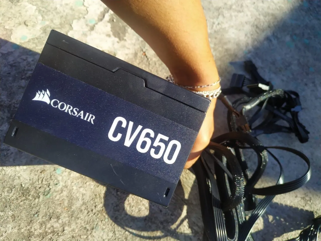 Fonte Corsair CV650 - 650W