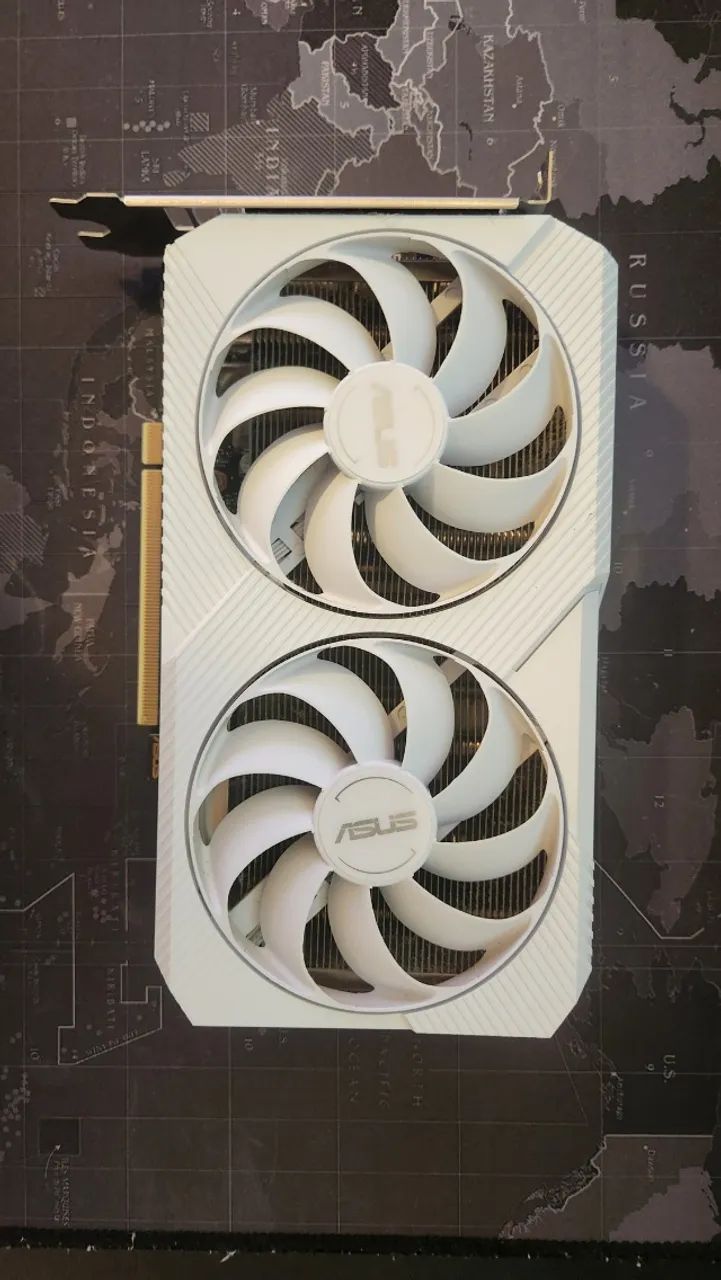 Placa de vídeo ASUS Dual GeForce RTX 3060 White OC Edition 8GB GDDR6