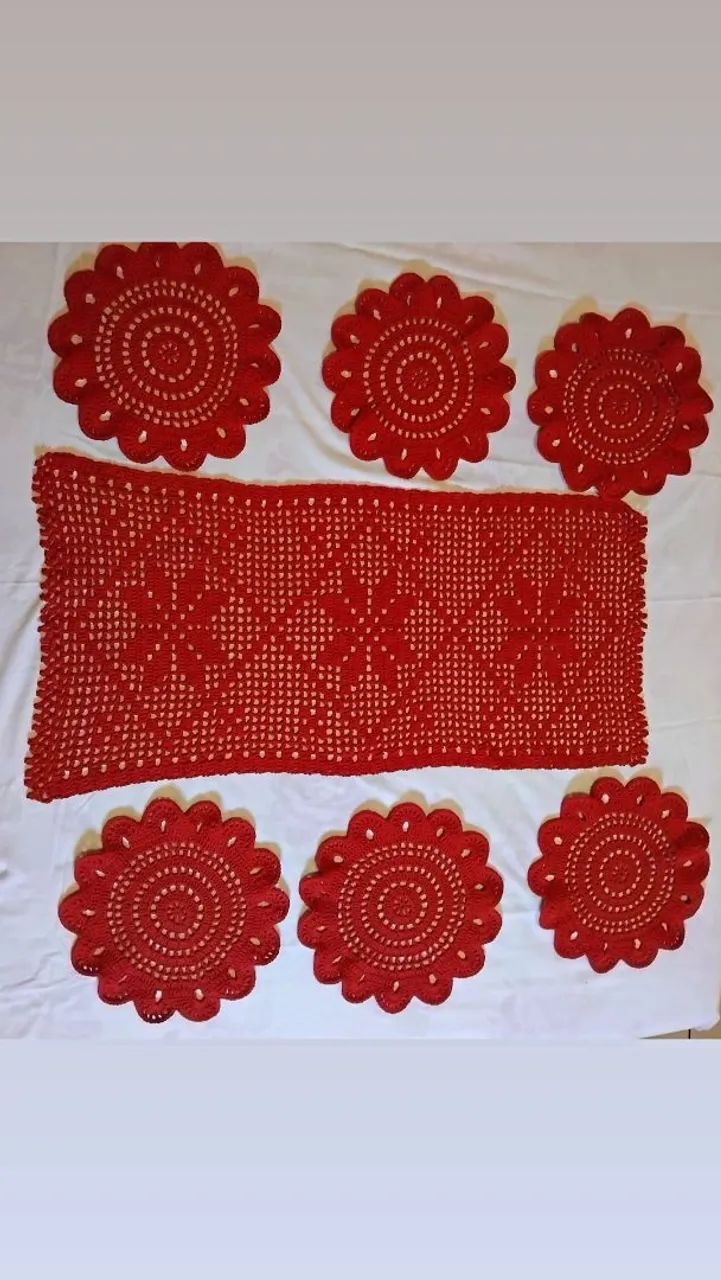 Jogo de Mesa em Crochê Vermelho