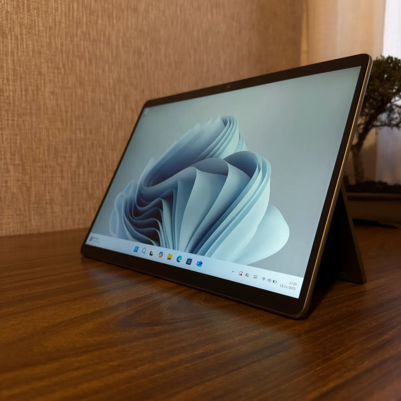 Microsoft Surface Pro 9 | i5 12ª geração | 8GB LPDDR5 | SSD 256GB