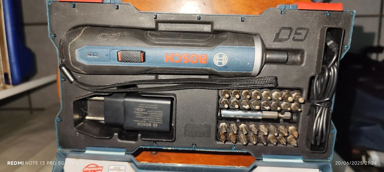 Parafusadeira Bosch GO com Kit Completo