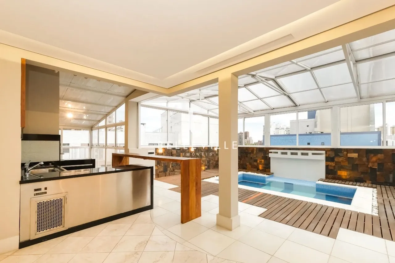 Cobertura à venda no Batel, 3 quartos, 2 vagas, Piscina coberta, Curitiba/PR