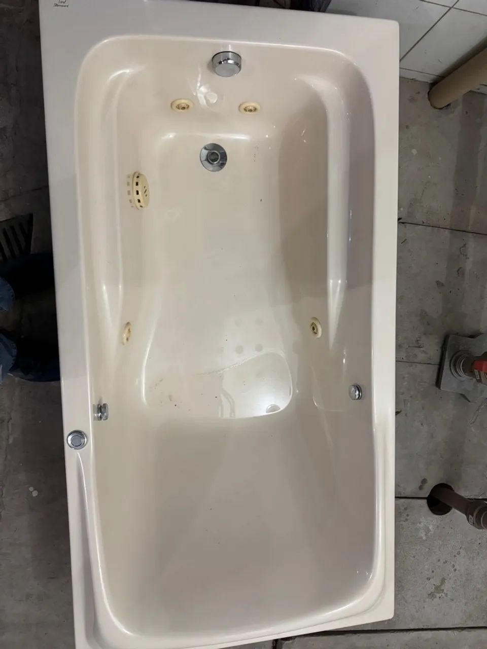 Banheira de hidromassagem Jacuzzi 4 jatos  0,80  X 1.50 nova - Foto 3