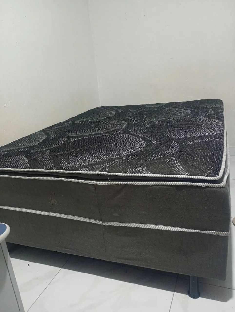 Vendo cama box casal 