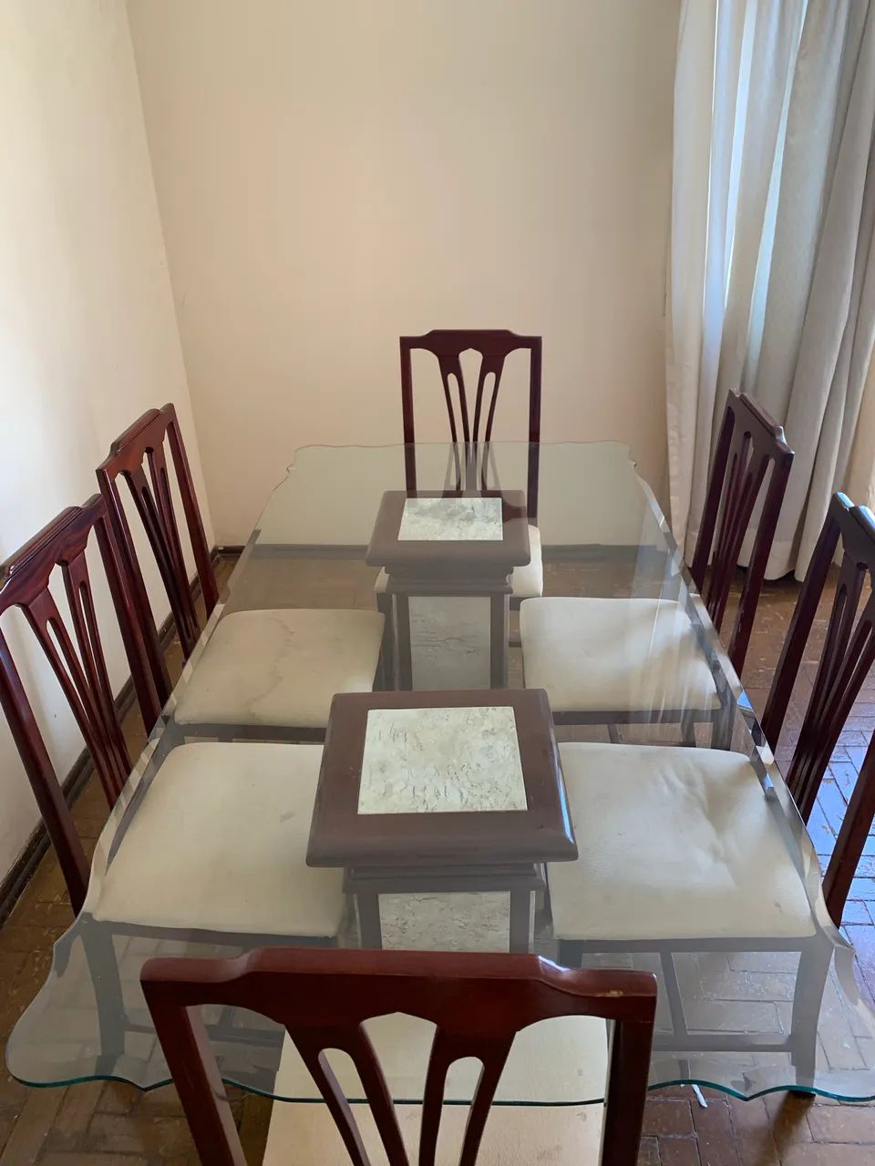 Mesa jantar com pés em madeira maciça e mármore.  - Foto 2