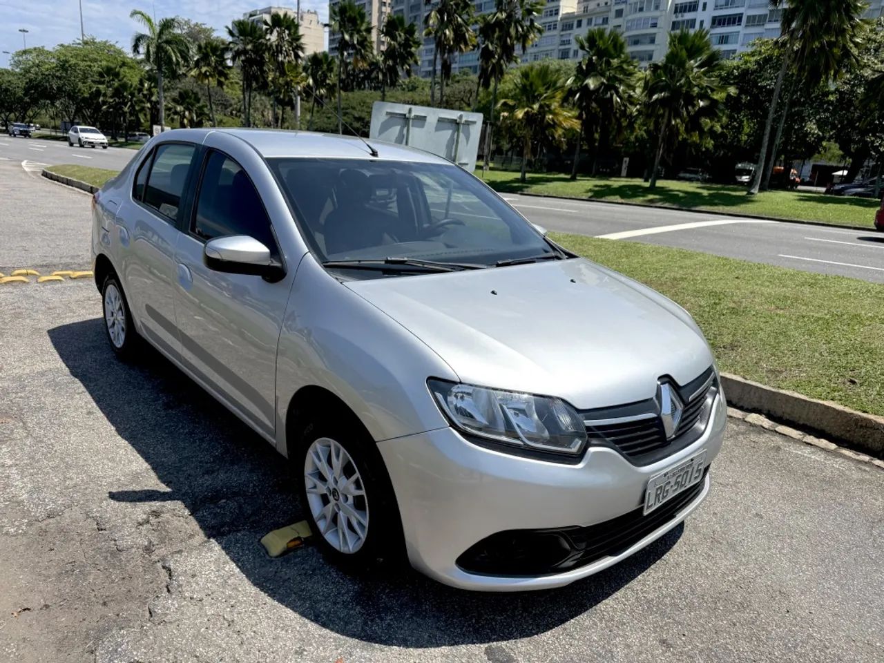 Renault Logan Expression Flex 1.0 12V 4P 2014 - Foto 3