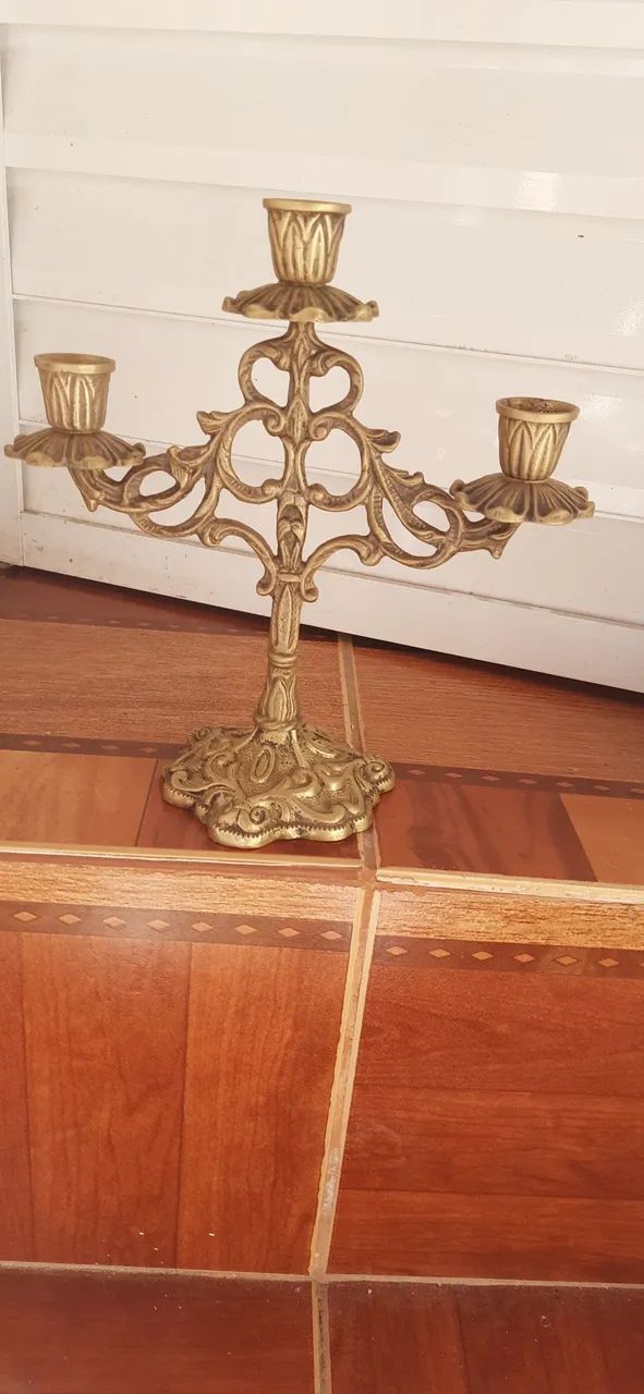 Vendo castiçal de bronze, 3 velas - Foto 2