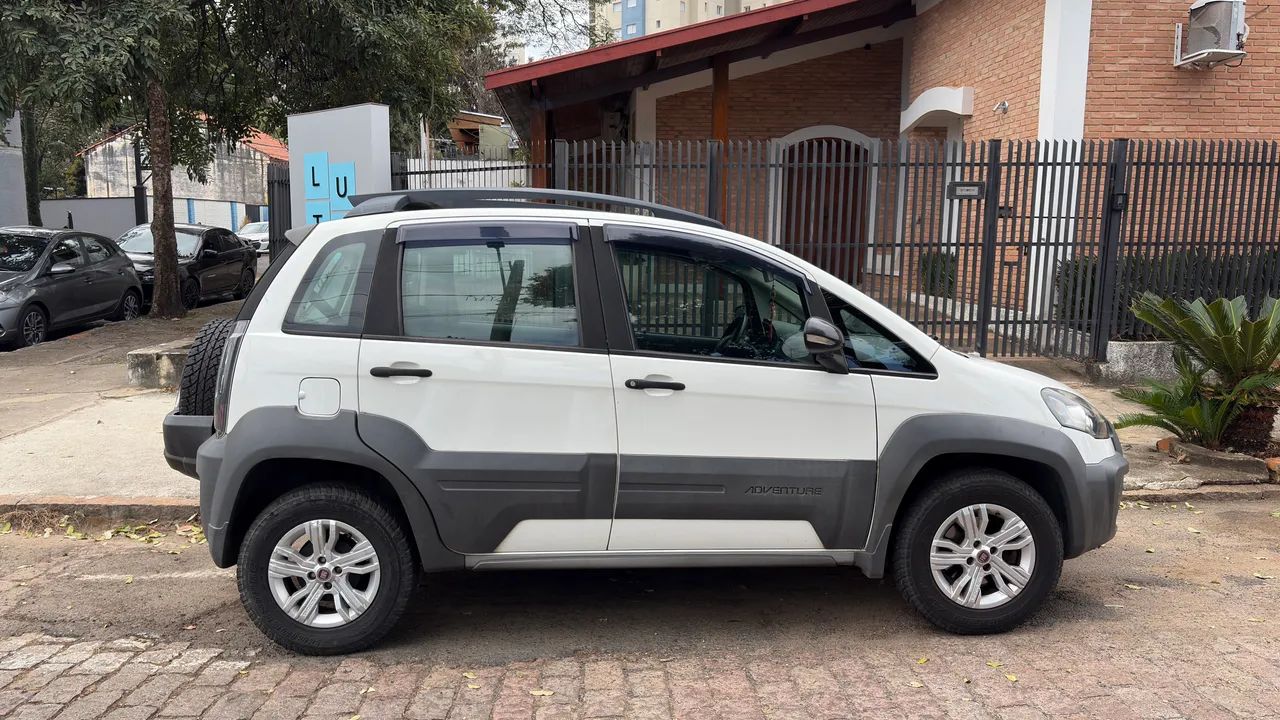 Fiat Idea Adv./ Adv.lock.dualogic 1.8 Flex 5P 2015 - Foto 4