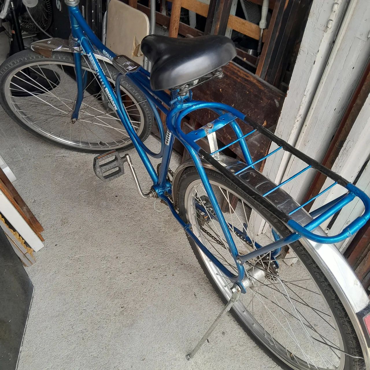 vendo uma bicicleta monark do no rolamento 