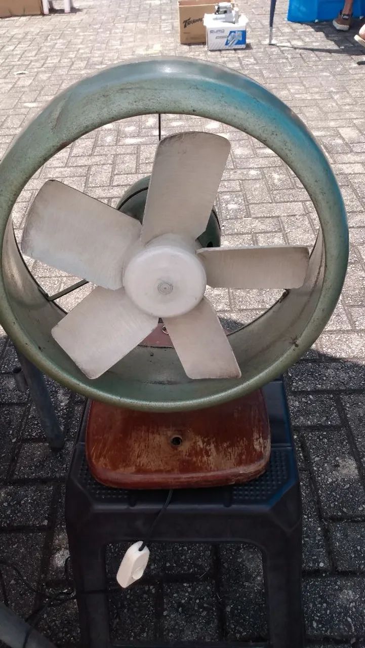 Ventilador antigo Walita anos 60 funcionando. 