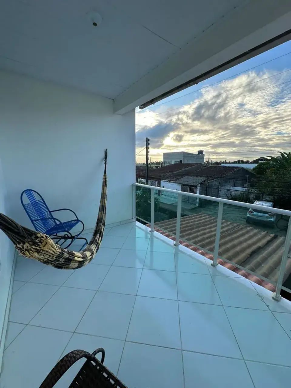 Casa sobreposta à venda