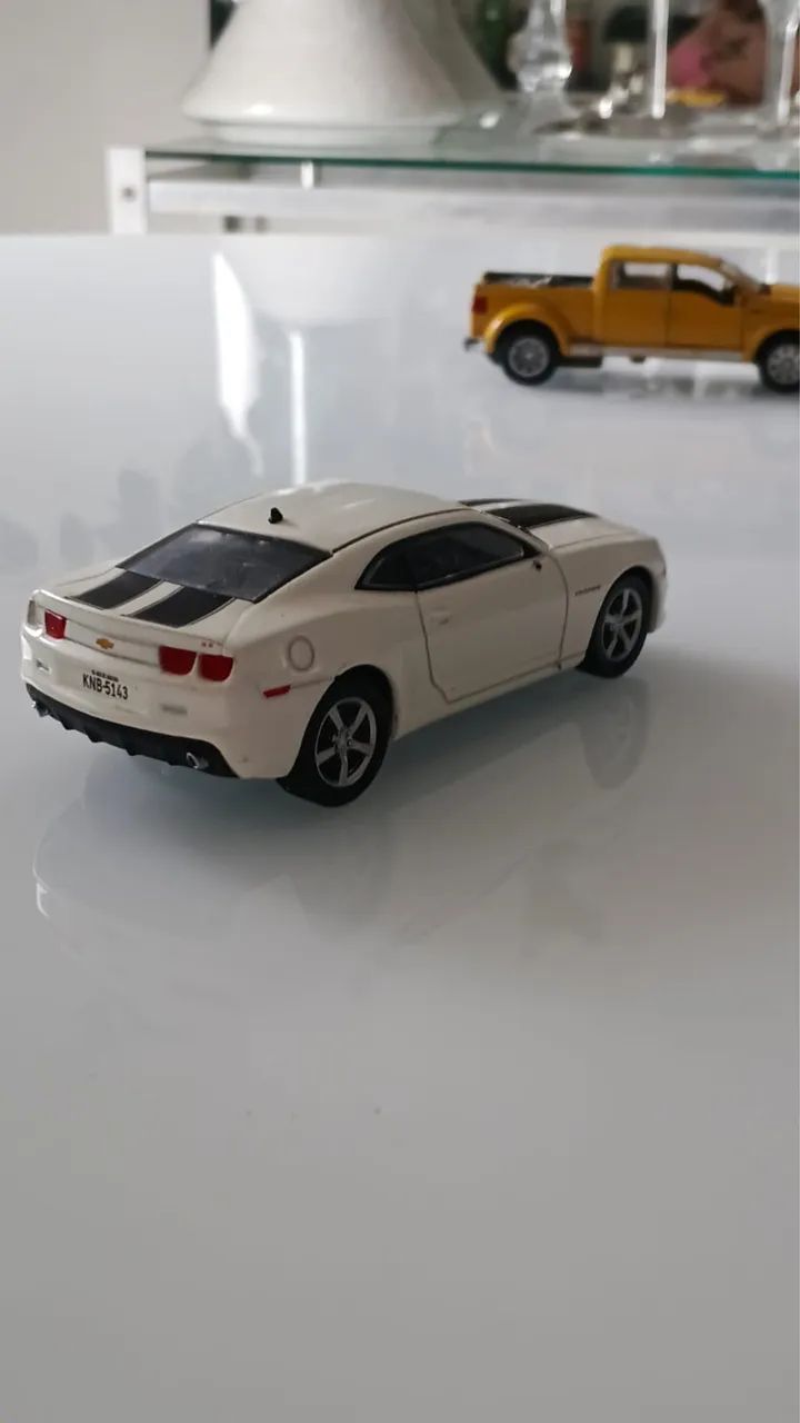 Camaro Miniatura escala 1/43 - Foto 3