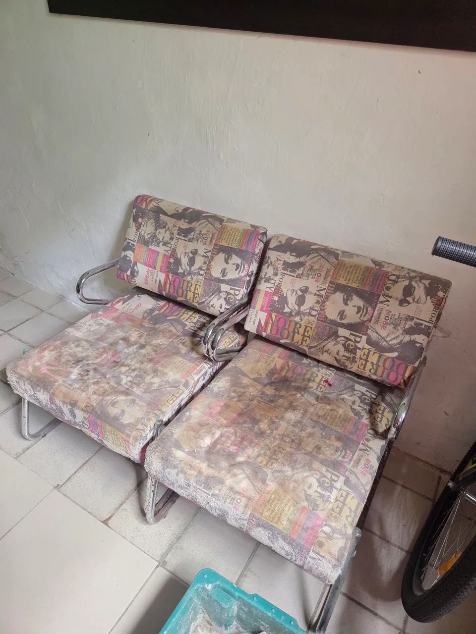 VENDE-SE 2 POLTRONAS 