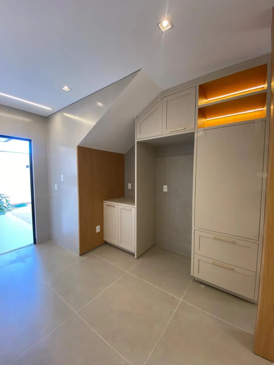 4 Suites Plenas, Sendo 1 Master Com Closet e Varanda  - Foto 5