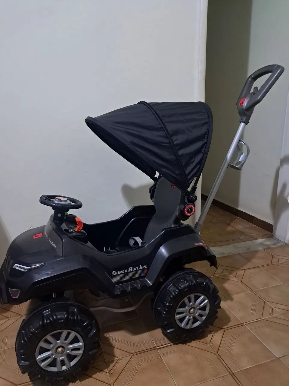 Carrinho/ jipe 