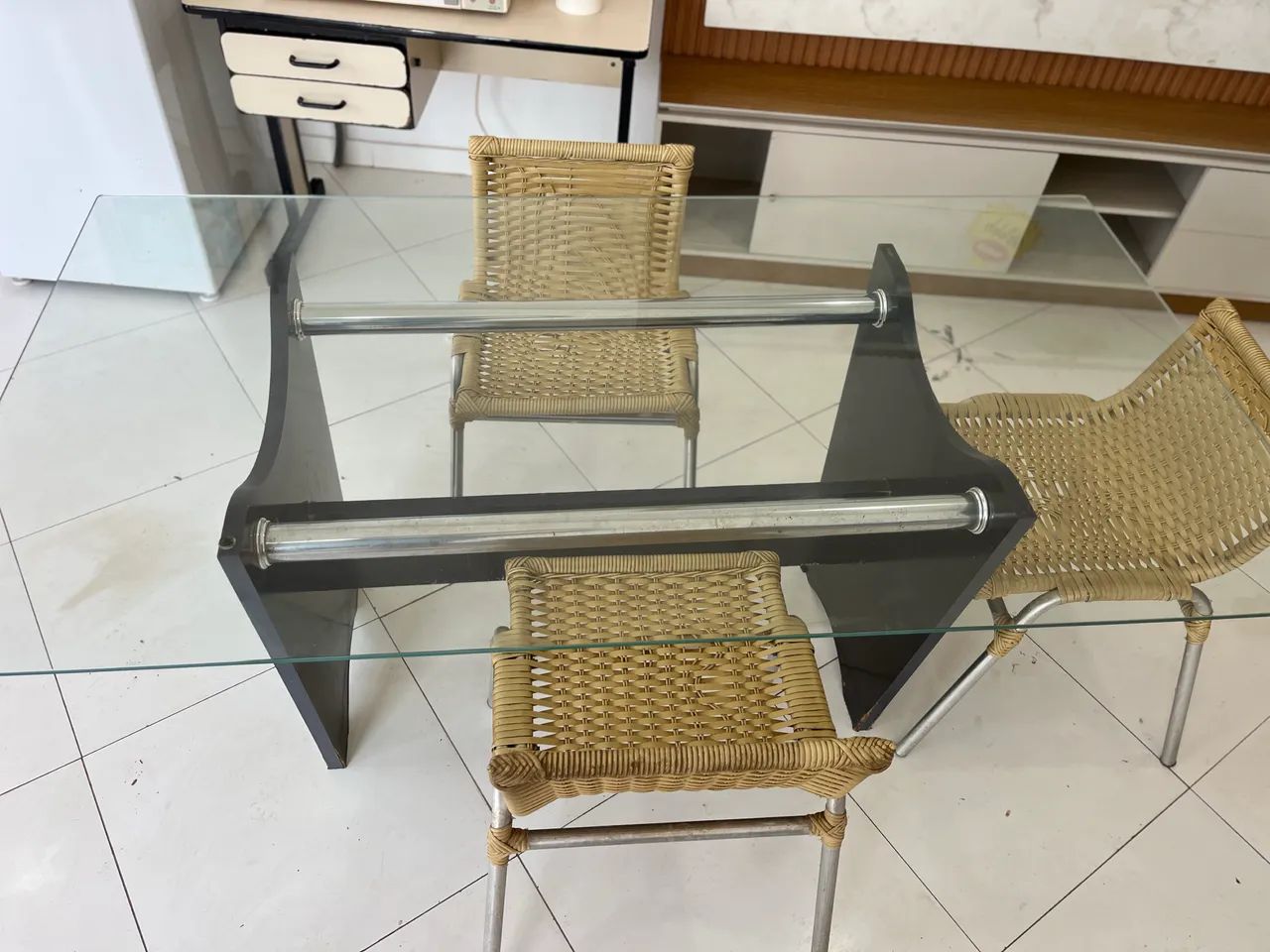 Mesa de vidro 4/6 lugares - Foto 2