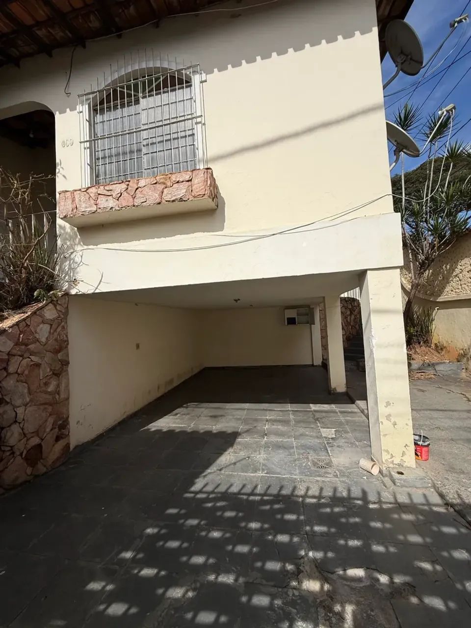 Casa esquina 03 quartos, suíte, 04 vagas. - Foto 2