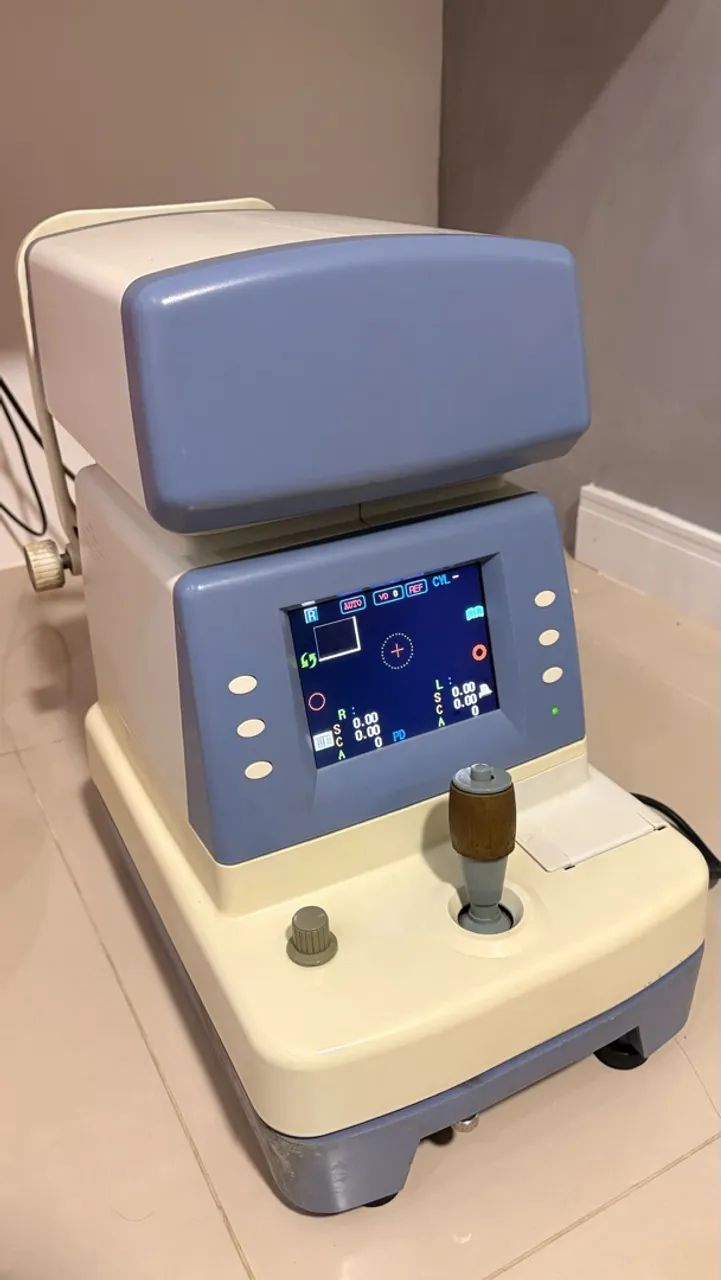 Vendo AUTORREFRATOR (com ceratômetro)  - Foto 2
