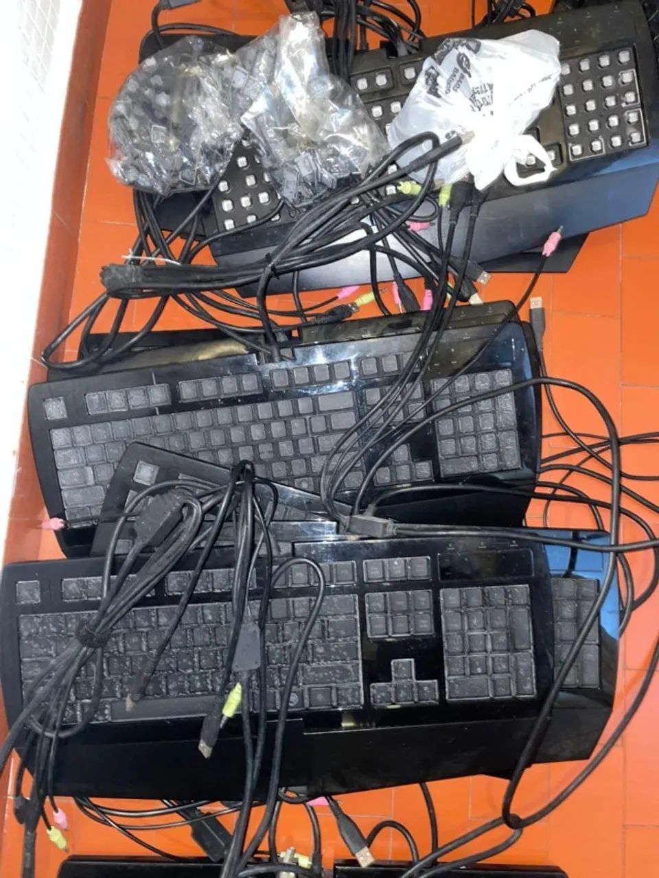 Lote 13 Teclados Razer Lycosa