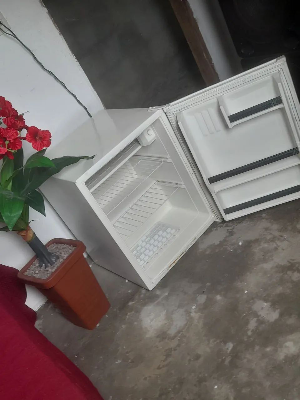 Vendo frigobar cônsul funciona  perfeitamente  - Foto 2