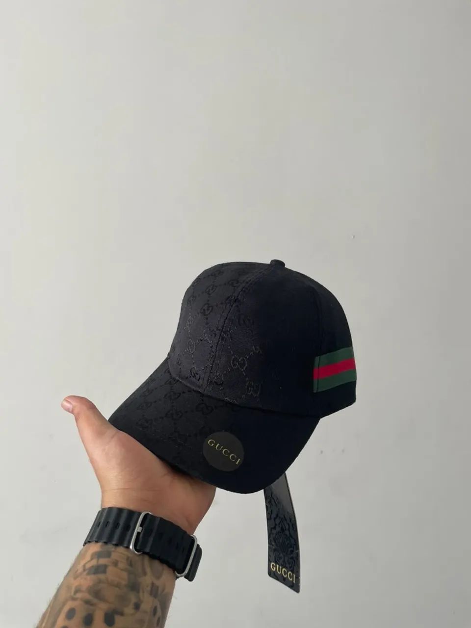 Boné Gucci preto faixa lateral  - Foto 2