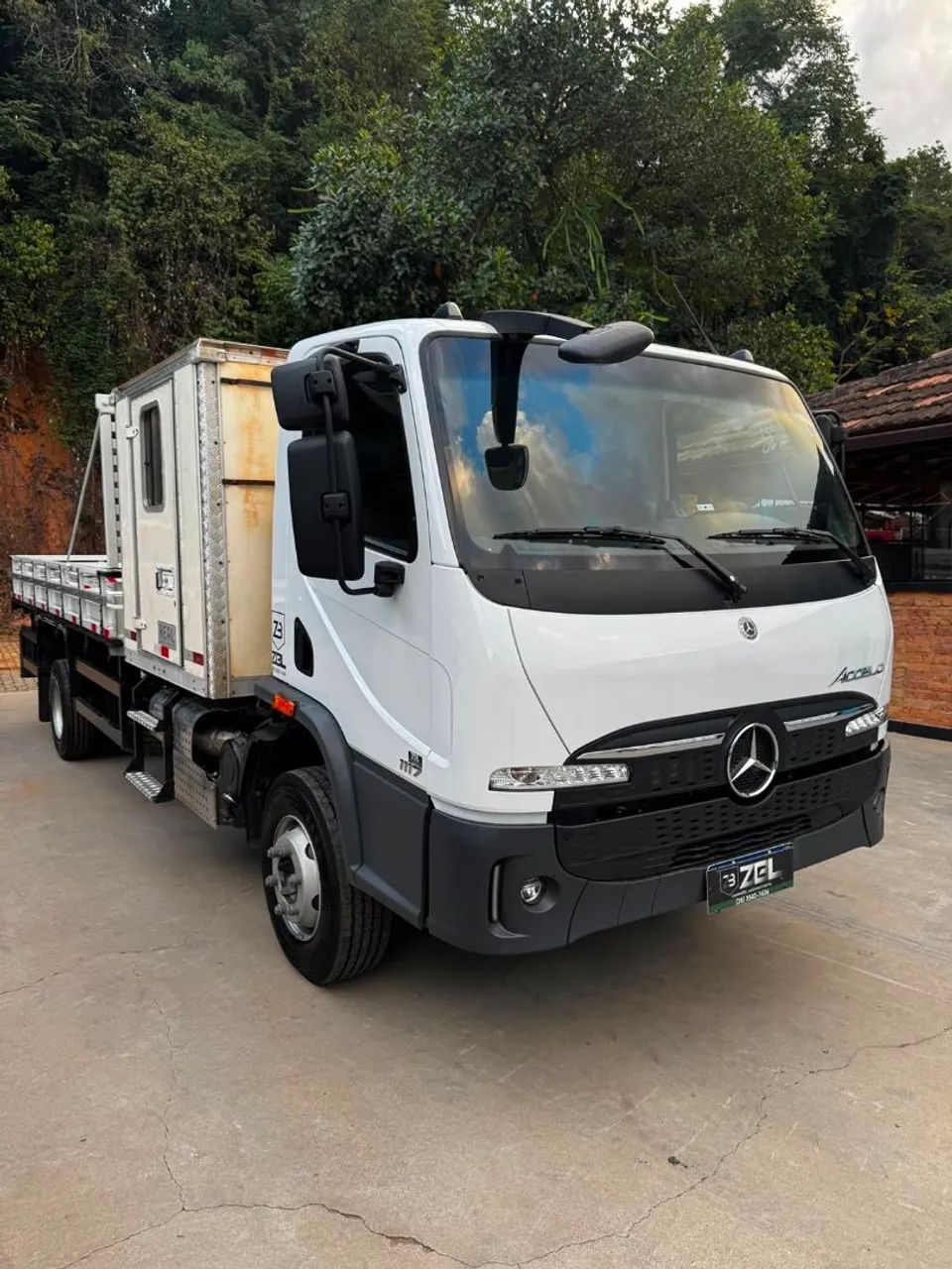 MB ACCELO 1117/46 4x2 - Foto 2