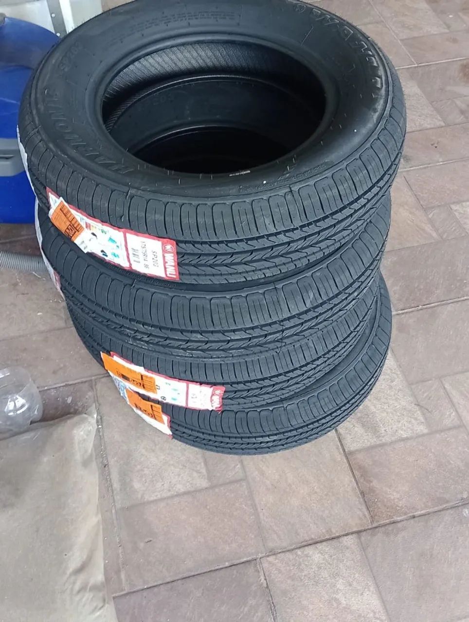 Pneus 479130858229616641