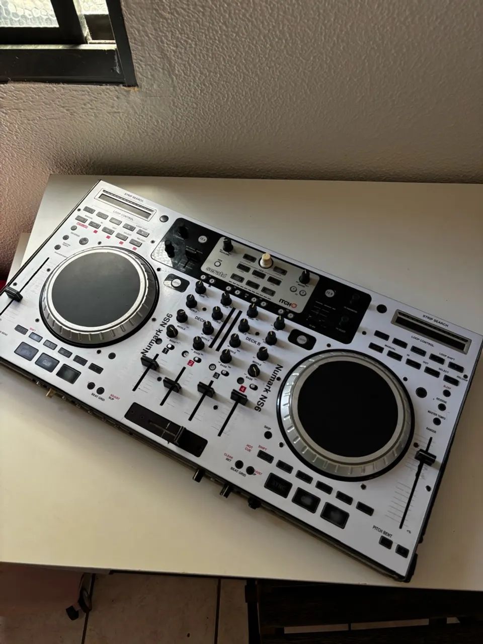 Controladora numark NS6 + case sob medida  - Foto 2