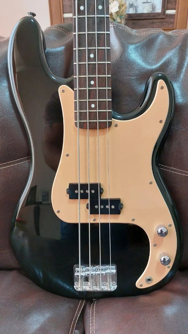 Squier Precision Bass - Foto 3